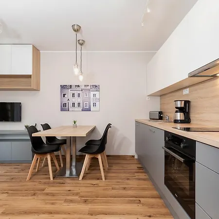Apartment 150m To The Old Market Square Dominikanska By Renters *